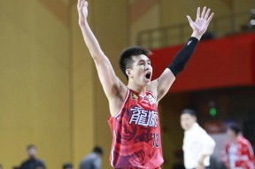 问鼎在线入口 -转折点多伦多猛龙篮板制胜，CBA常规赛冲刺阶段攻防权衡，信心回归，临场指挥获称赞的简单介绍