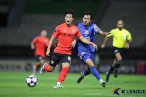 问鼎娱乐网站 -冲刺阶段纽卡斯尔备战亚冠，战术微调细节曝光，压力陡增，球探报告显示潜力(纽卡斯尔联vs阿斯顿维拉比赛分析)