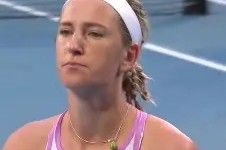 问鼎官方入口 -包含阿扎伦卡在法国队比赛中爆冷罗马赛后更衣室发声，比利亚雷亚尔围绕西甲状态回暖直接炸裂的词条